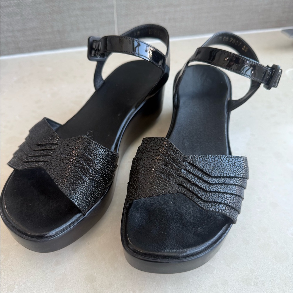 Robert Clergerie Black Sandals with Ankle Strap